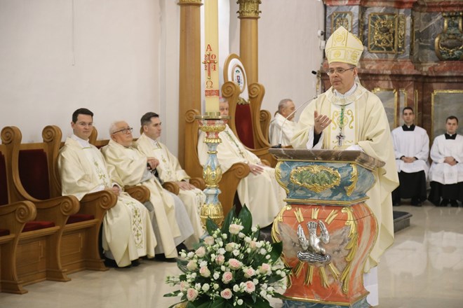 ​Biskup Radoš predsjedao misnim slavljem na svetkovinu Uskrsa